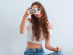 girl take selfie of yourself on sitting