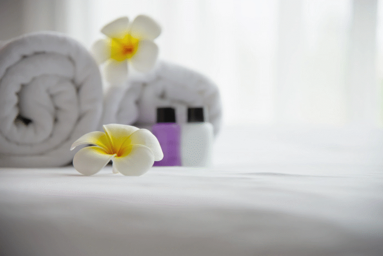 What are the benefits of using a bath pillow?