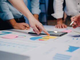 businessmen and businesswomen meeting brainstorming ideas