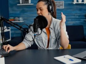 women listening podcast