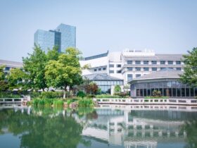 Can visitors visit Google headquarters: Googleplex