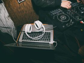 headphones, laptop, dj